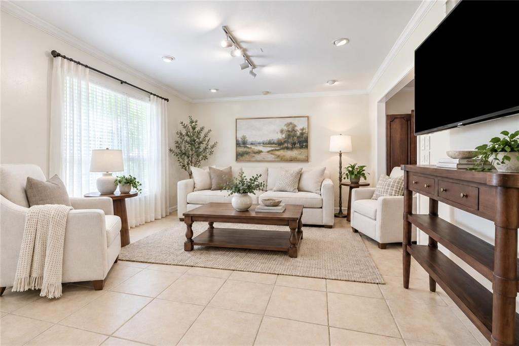 5702 PRINCE Lane