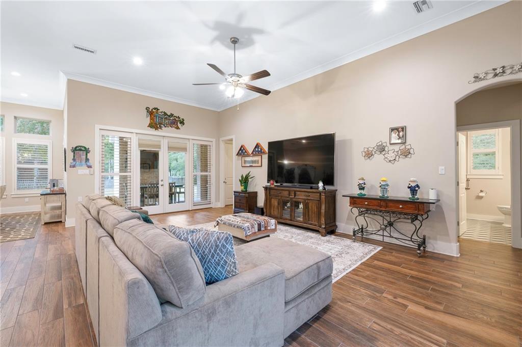 30355 WOODLAND W Drive