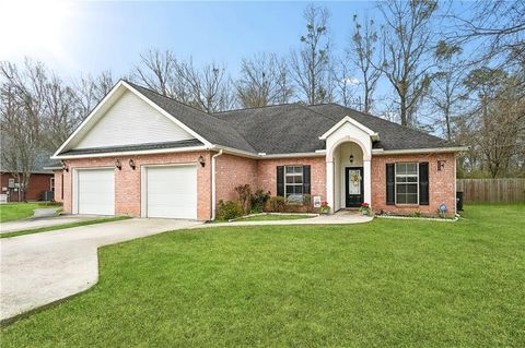 40042 EMERALD Drive B Ponchatoula LA 70454