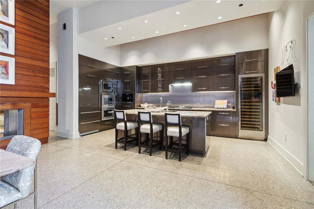 929 BIENVILLE Street