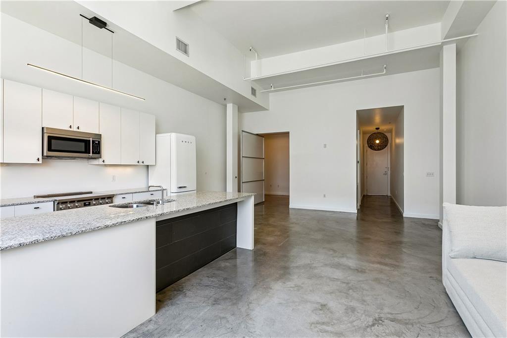 610 JOHN CHURCHILL CHASE Street 19