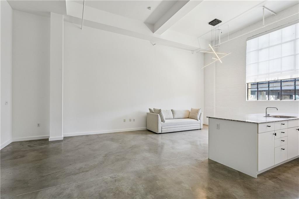 610 JOHN CHURCHILL CHASE Street 19