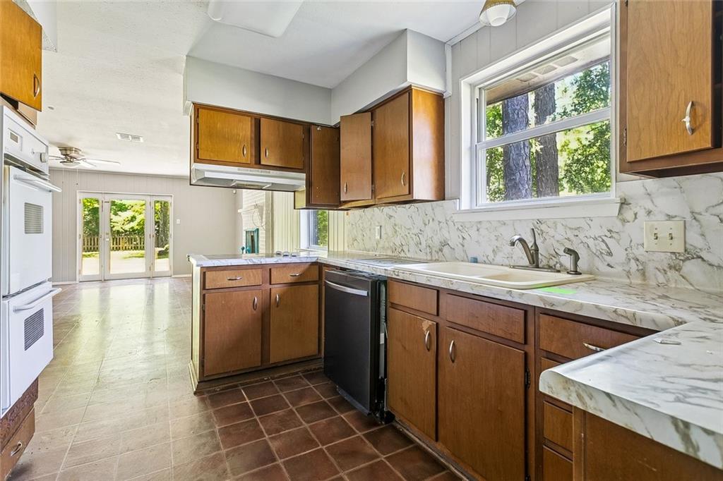 113 W PINEWOOD Drive