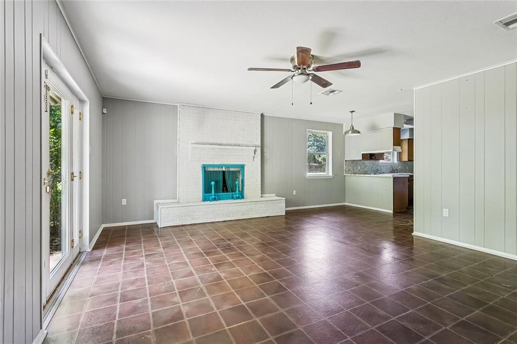 113 W PINEWOOD Drive