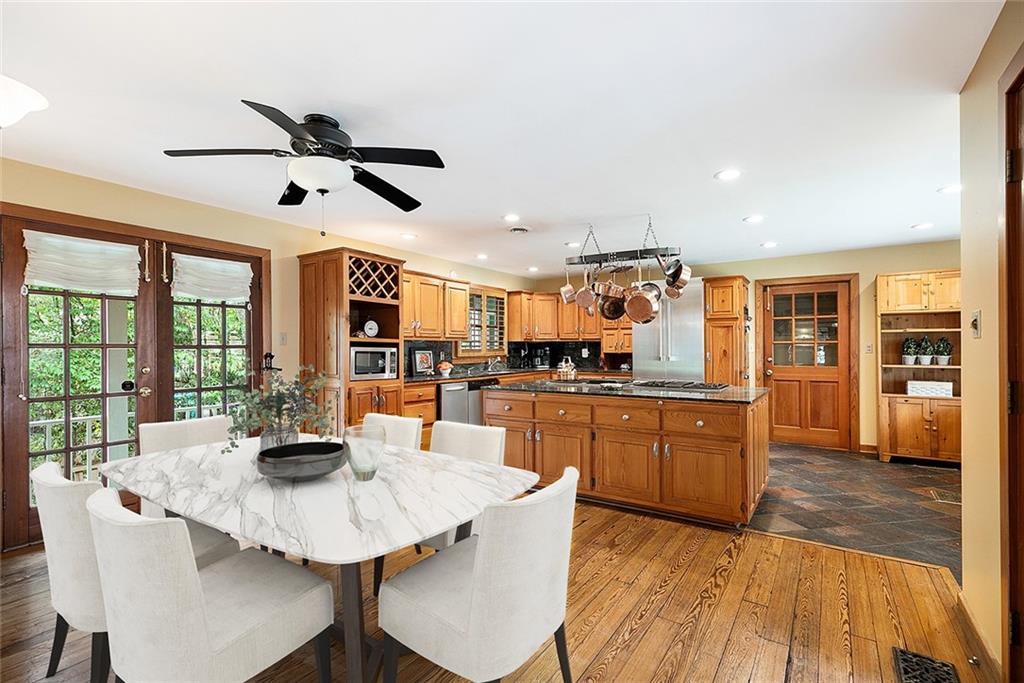 228 ESQUINANCE Drive