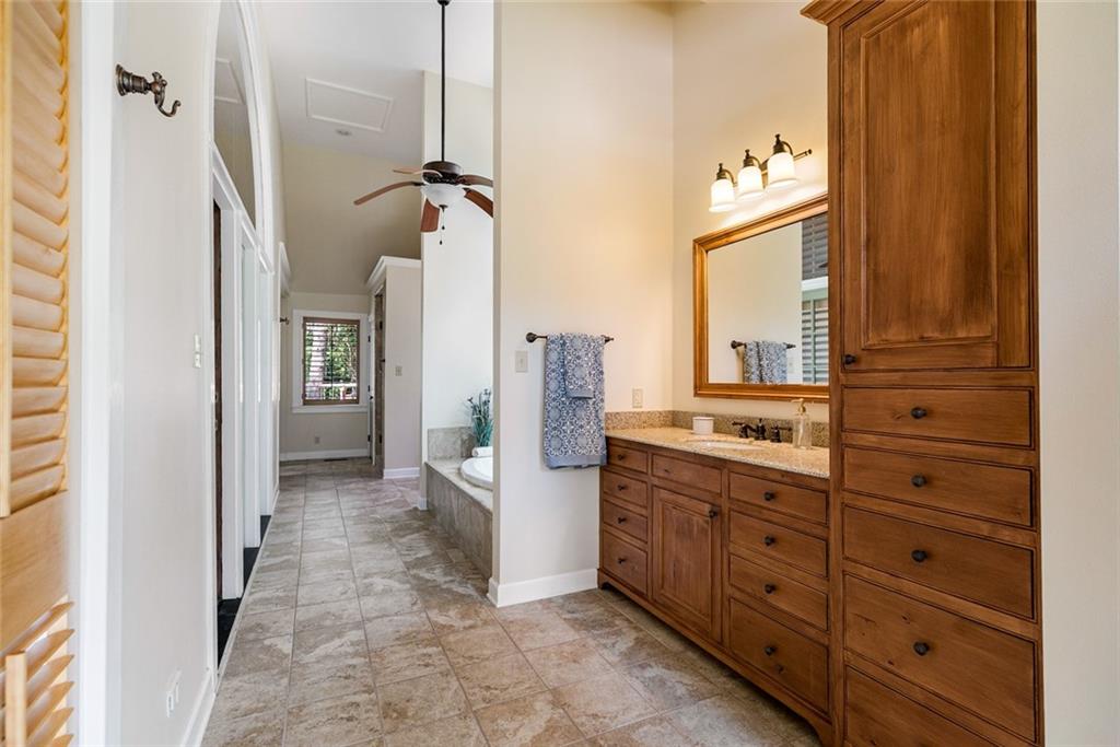228 ESQUINANCE Drive