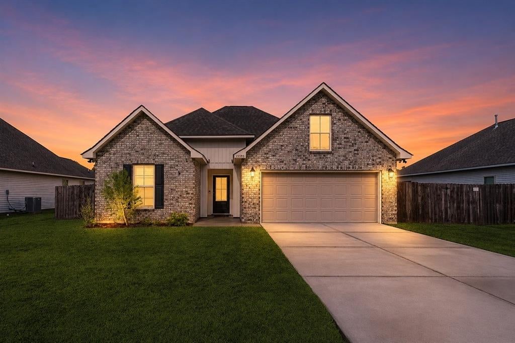 15593 GRASSY Lane
