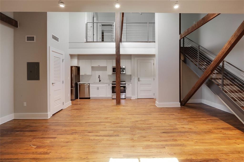 800 N RENDON Street 402