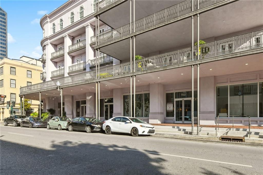 700 MAGAZINE Street 415