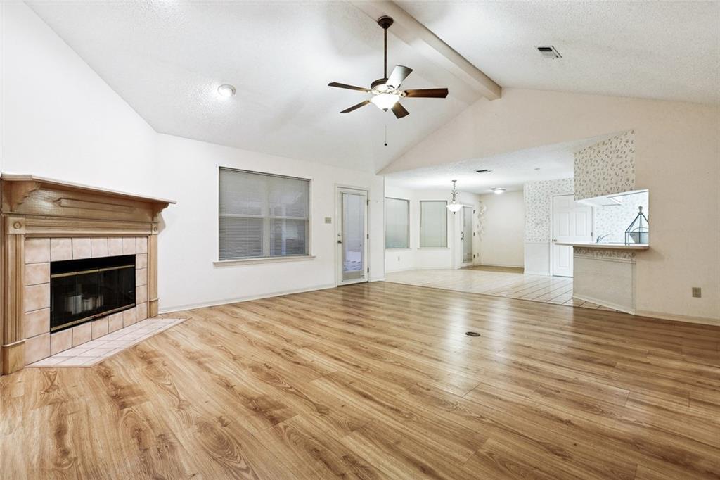 604 WILLOWDALE Boulevard