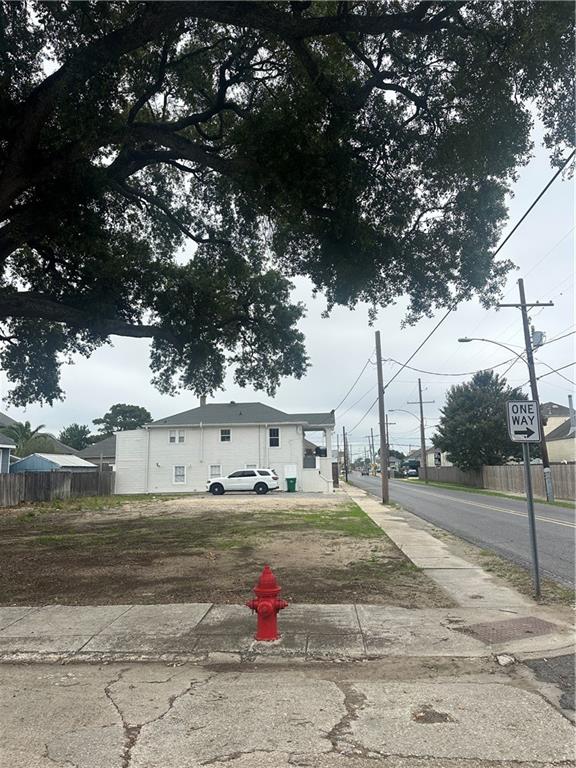 437 NEWTON Street
