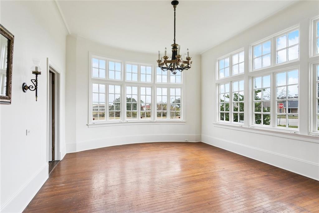 800 BARATARIA Boulevard