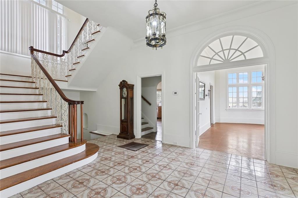 800 BARATARIA Boulevard