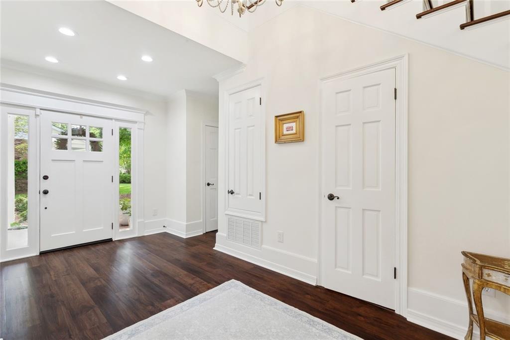 114 LONGWOOD Drive