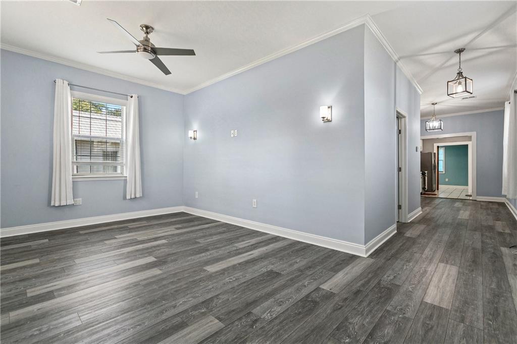 208 ELLINGTON Avenue