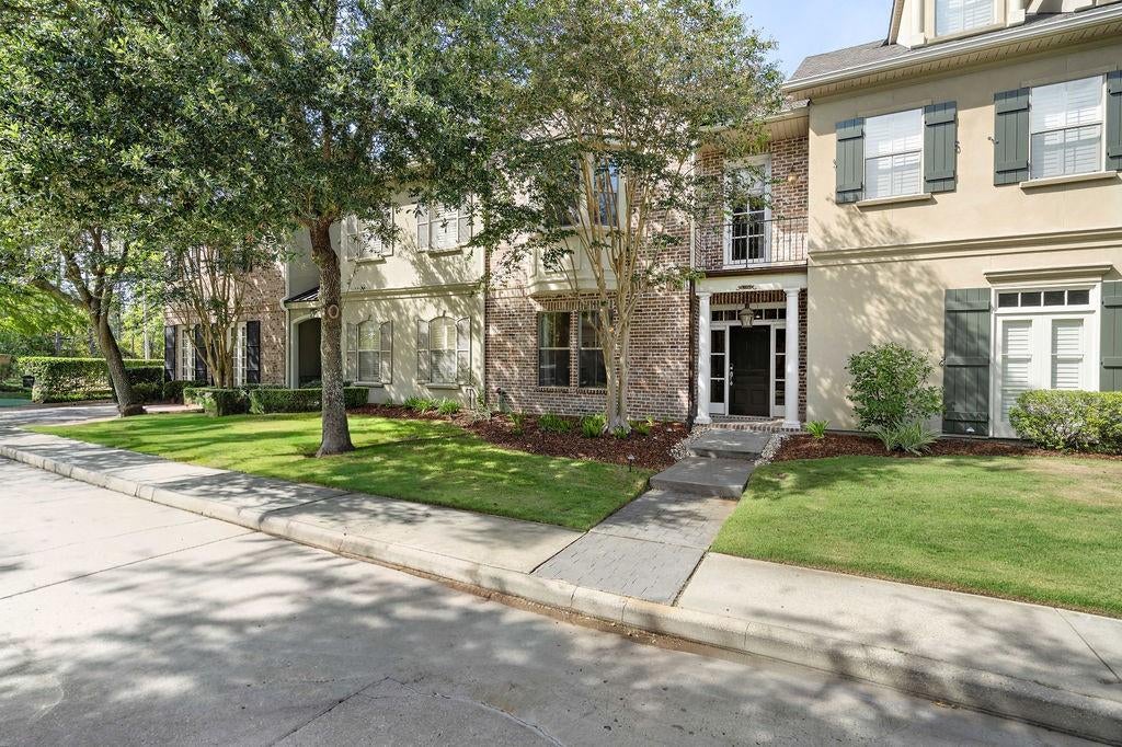 1205 RUE DEGAS