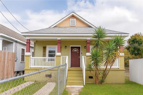 1719 TOURO Street New Orleans LA 70116
