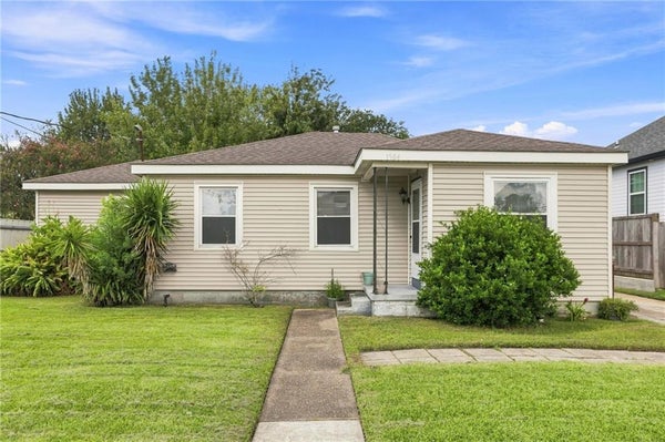 1504 CENTER ST, ARABI, LA 70032 - Image 0362916c8e55901ad879ef3c4a8eab8b/4011907918