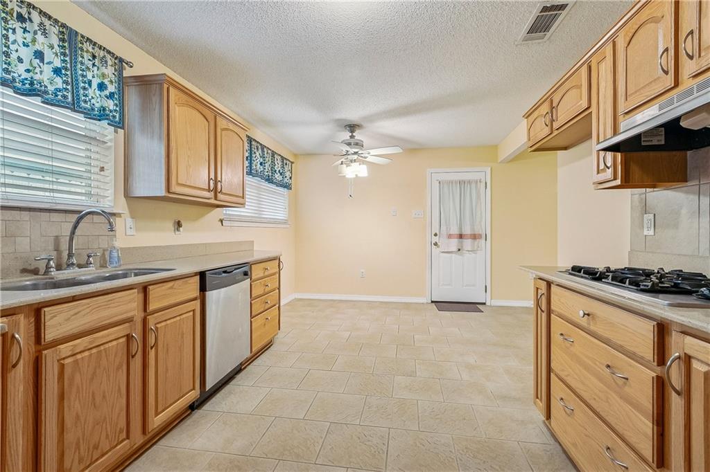 2121 CHARLES Drive