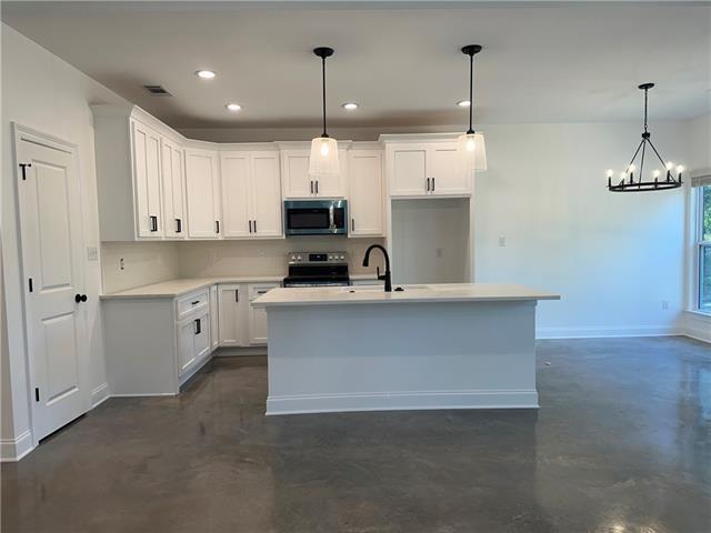 Folsom, Louisiana 70437, United States, 3 Bedrooms Bedrooms, ,2 BathroomsBathrooms,Residential,Pending,107902