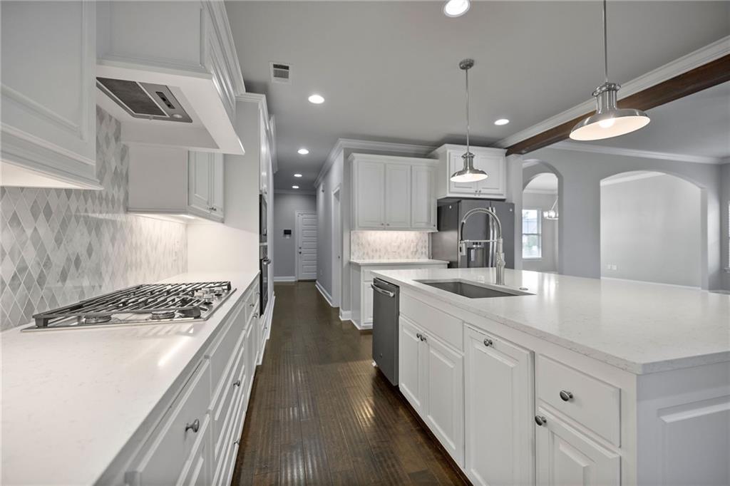 23380 NOBLE OAK Drive