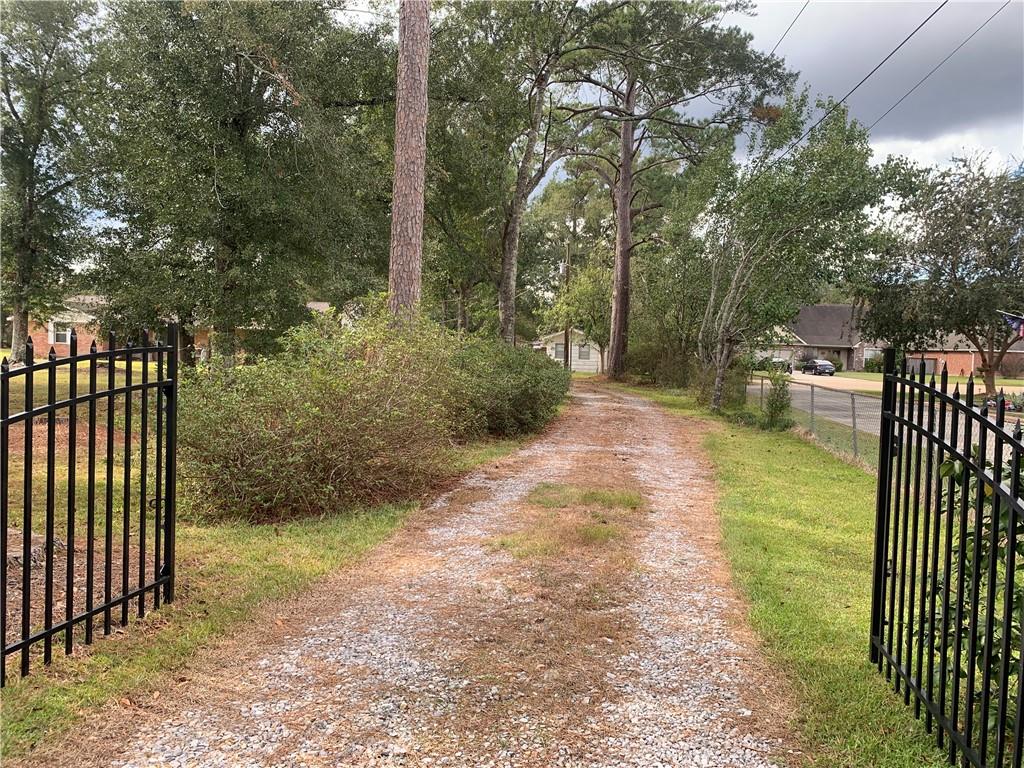 Photo 1 of 30 — 41267 YOKUM Road, Ponchatoula, LA 70454