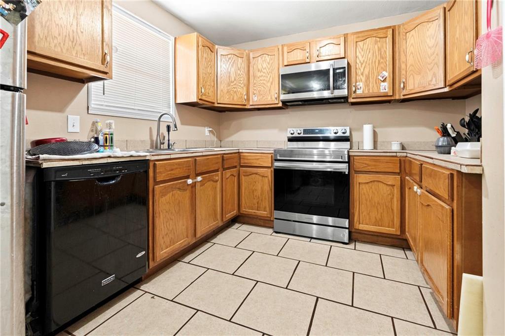 716 PERRIN Drive