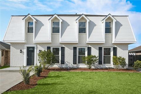 2236 HAMPTON Drive Harvey LA 70058