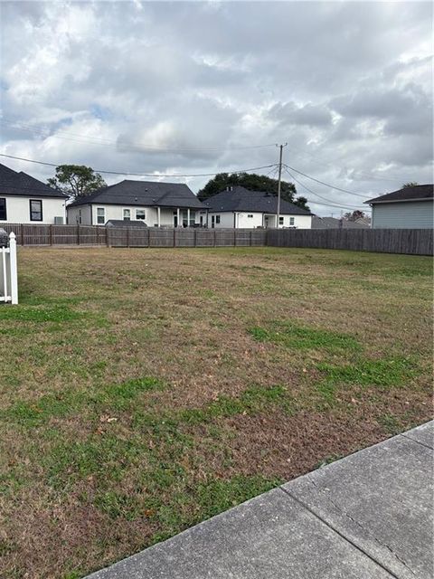 321 BEAR Drive Arabi LA 70032