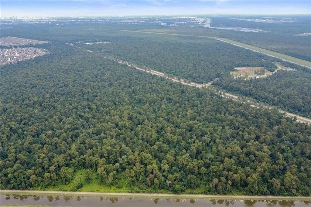 LEO KERNER Parkway