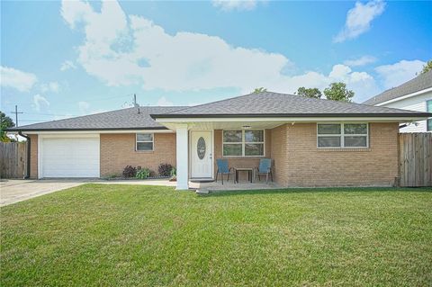 316 SABLE Drive Arabi LA 70032
