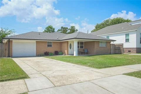 316 SABLE Drive Arabi LA 70032