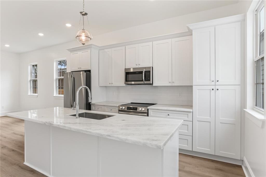 New Orleans, Louisiana 70115, United States, 2 Bedrooms Bedrooms, ,2 BathroomsBathrooms,Residential,Active,44853