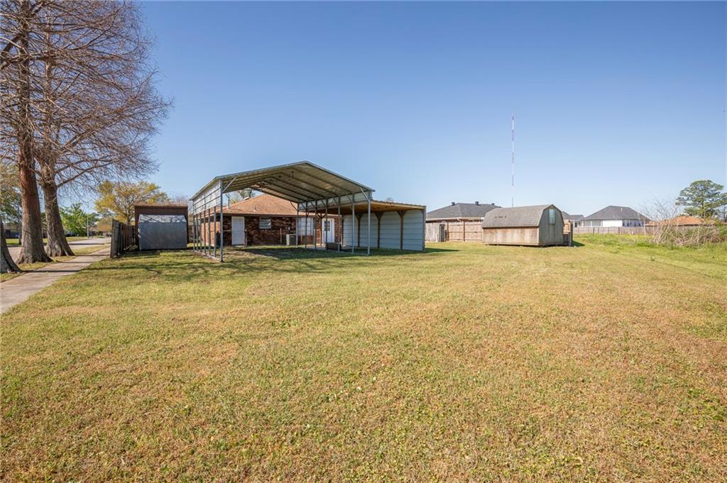 3800 DECOMINE Drive