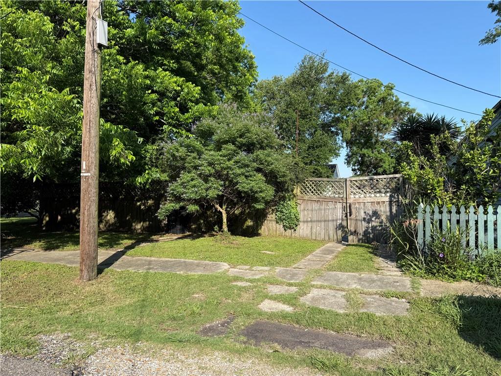 400 TUPELO Street
