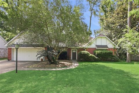 Photo of 124 W RICHLAND Drive, Mandeville, LA 70448 (MLS # 2558569)