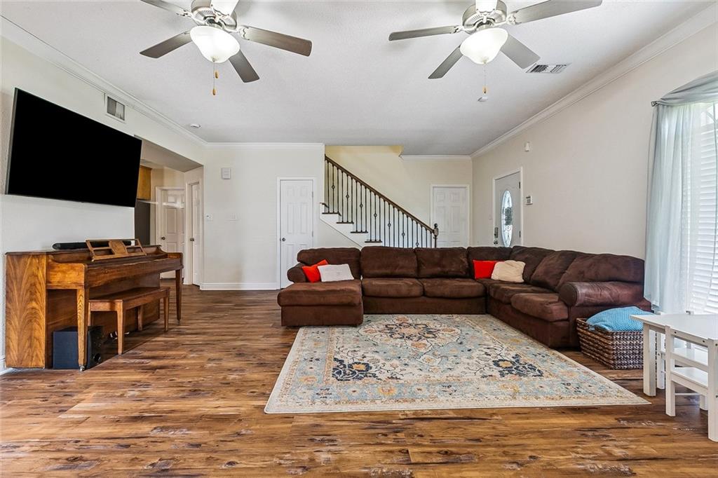 11 SOUTH LAKE Court