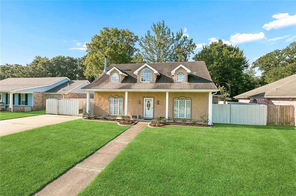 11 SOUTH LAKE Court
