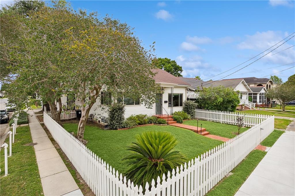 2800 BROADWAY Street