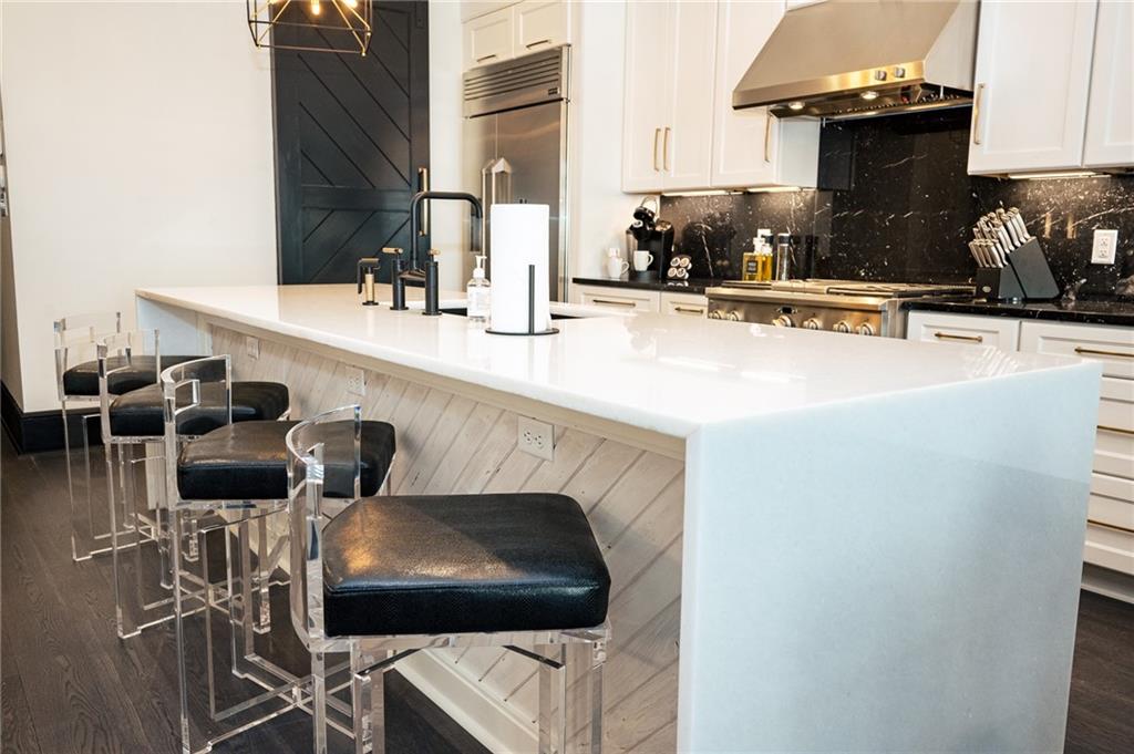 610-616 BARONNE Street PH-2