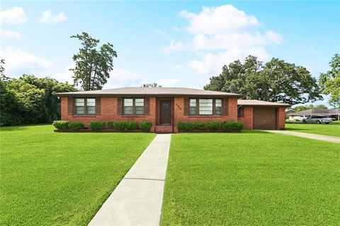 235 OAK Street Hahnville LA 70057