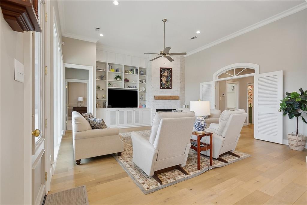 1193 DELTA Lane