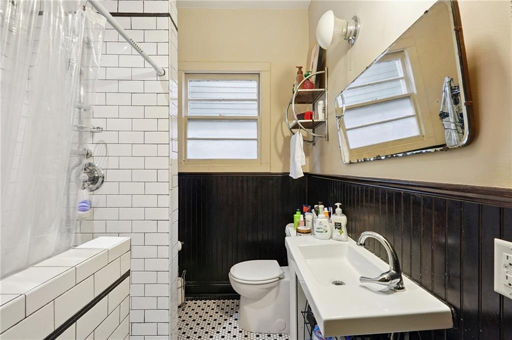 New Orleans, Louisiana 70119, United States, 10 Bedrooms Bedrooms, ,4 BathroomsBathrooms,Residential,Active,234667