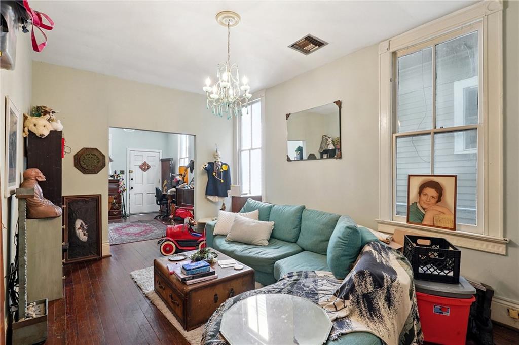 New Orleans, Louisiana 70119, United States, 10 Bedrooms Bedrooms, ,4 BathroomsBathrooms,Residential,Active,234667