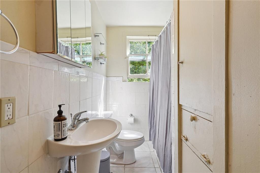 New Orleans, Louisiana 70119, United States, 10 Bedrooms Bedrooms, ,4 BathroomsBathrooms,Residential,Active,234667