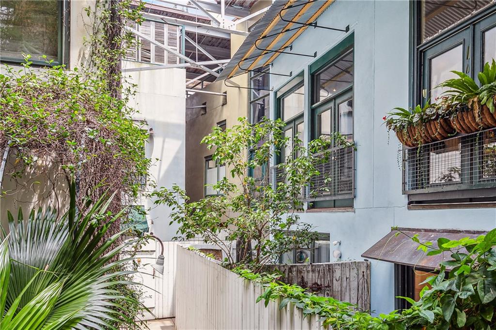 1201 CHARTRES Street 7