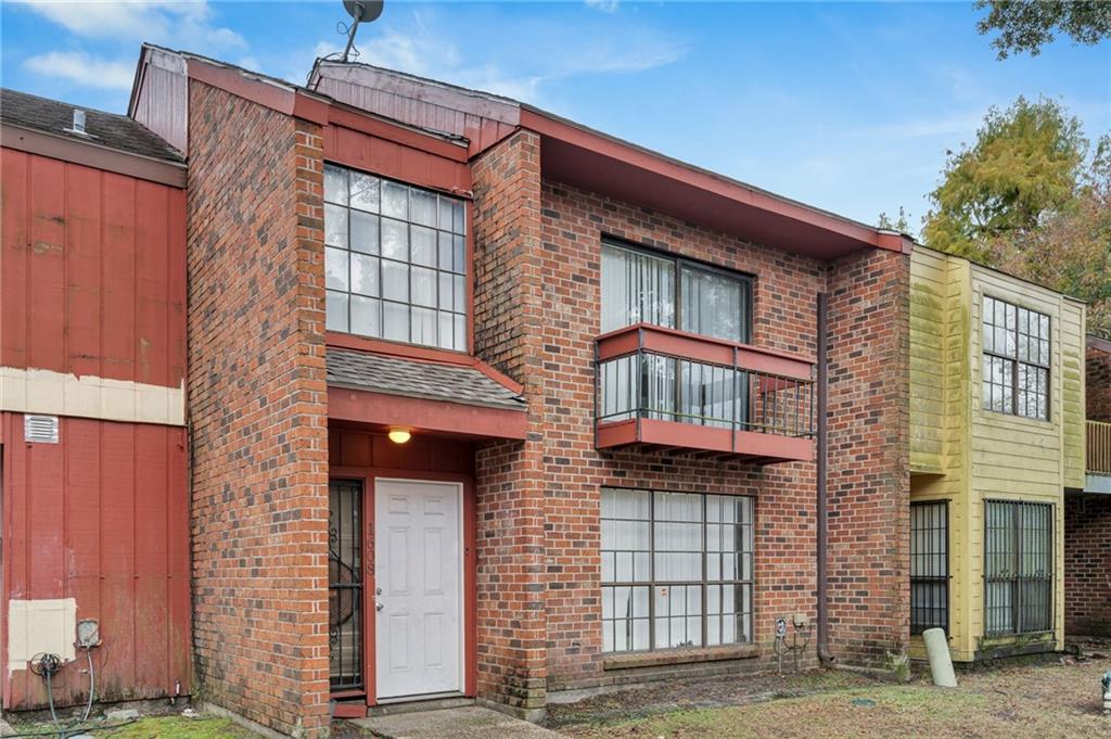 1608 CHIMNEY WOOD Lane