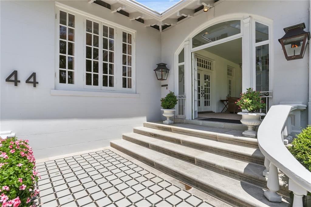 44 AUDUBON Boulevard