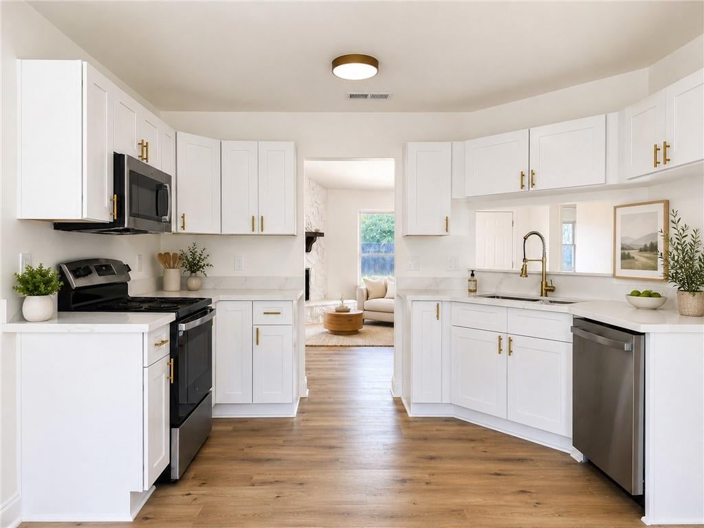 2909 LAURIE Lane