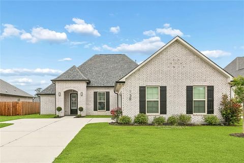 Photo of 138 CYPRESSWOOD Drive, Belle Chasse, LA 70037 (MLS # 2553497)